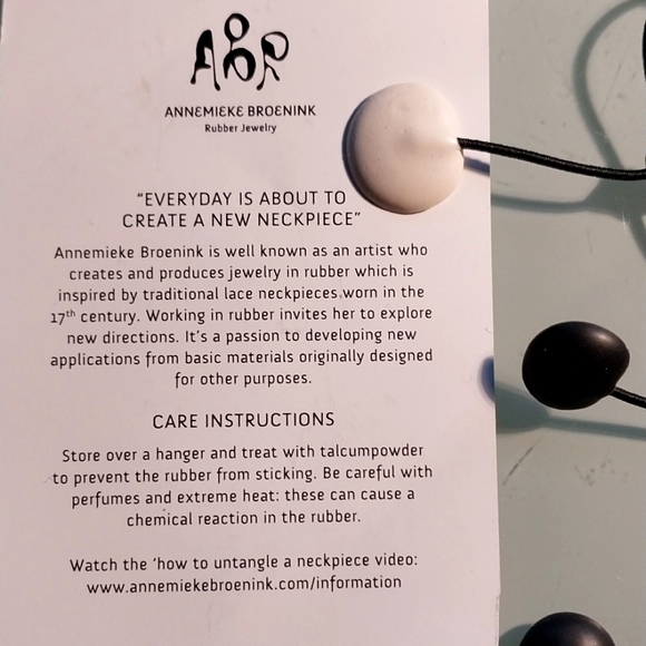 ANNEMIEKE BROENINK NECKPIECE - Picture 2 of 4